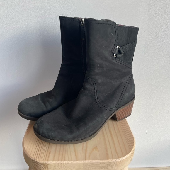 Teva Black Boots - Picture 3 of 6